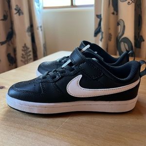 Boys Nike Court Borough Low 2 shoes